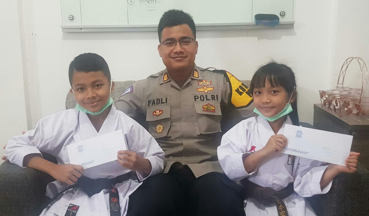 Potensi Karateka Cilik Bogor, Kapolsek Klapanunggal Berikan Bingkisan Sederhana