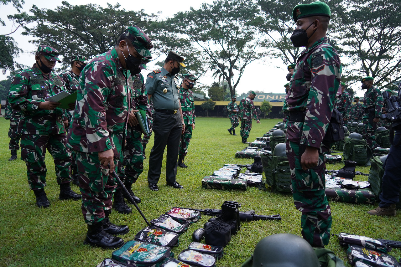 Pangdam III/Slw Laksanakan Kunjungan Kerja ke Mako Yonif 315/Grd Cek Kesiapan Operasi Satgas Pamrahwan ke Prov