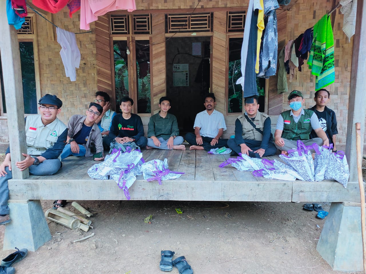 Giat Berbagi di Bulan Ramadhan melalui program KURMA (Kolaborasi Touring Ramadhan)