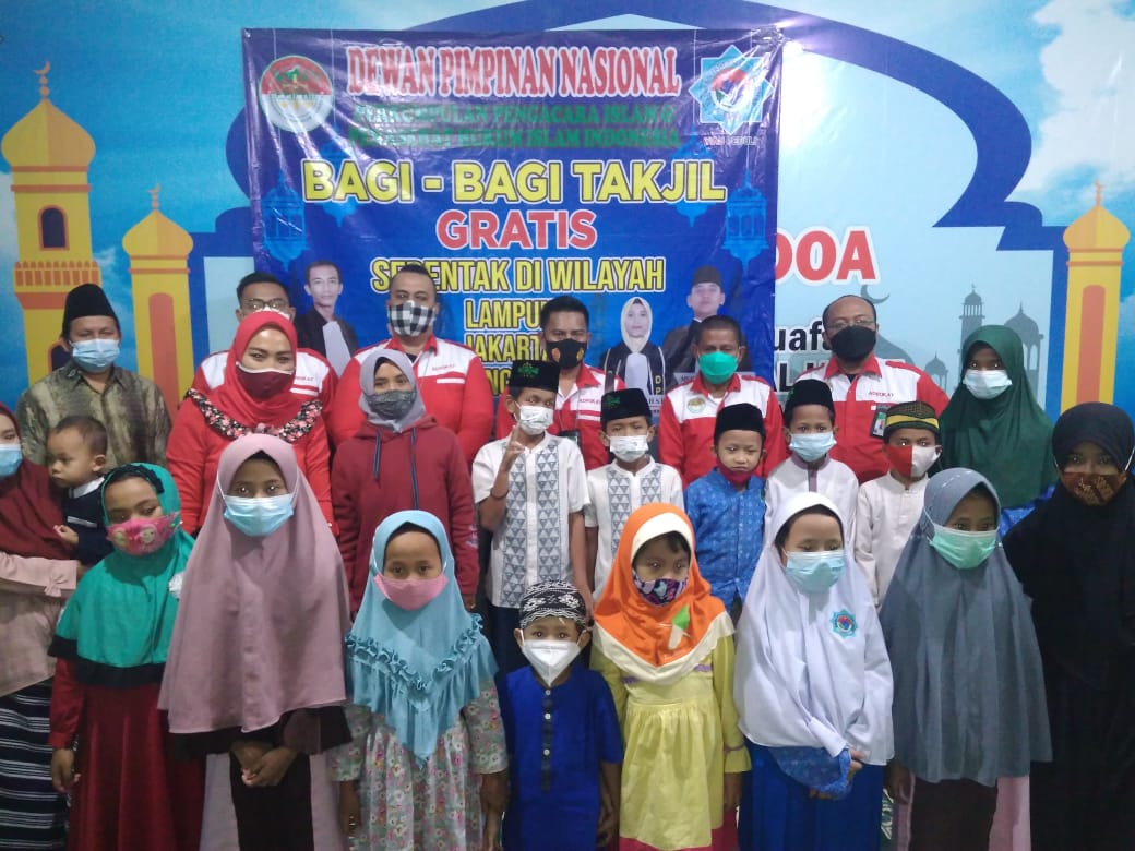 Ramadhan Bulan Penuh Berkah – DPN PPIPHII Bagi-bagi Takjil dan Bukber Bersama Anak-Anak Yatim Piatu