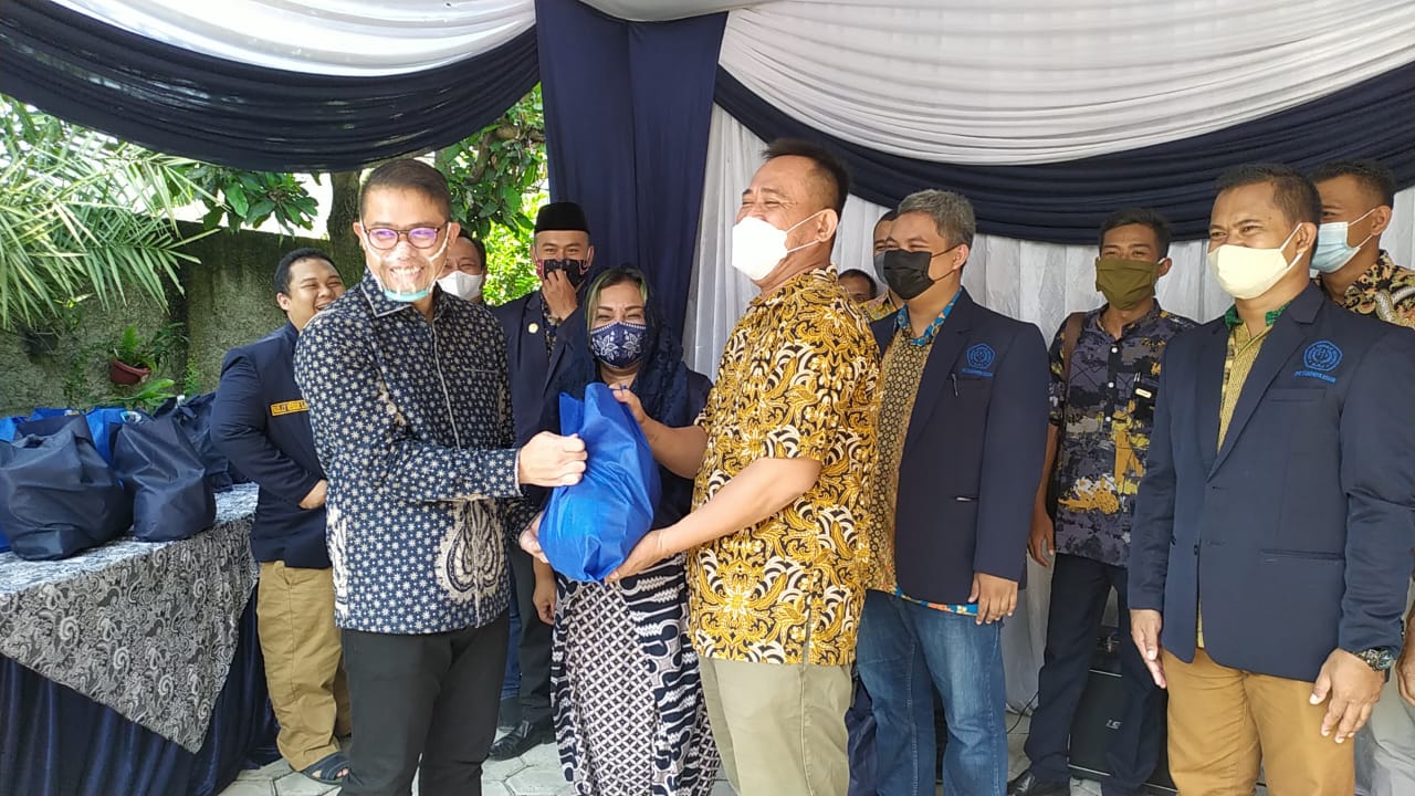 Asosiasi Advokat Indonesia Berikan 1000 Paket Sembako kepada Warga Ciampea