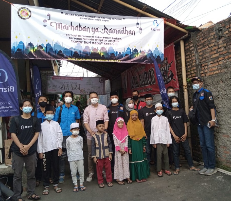 Bekerjasama Berbagi Kebahagiaan, Ormas Oi dan Karang Taruna Menyantuni Anak Yatim