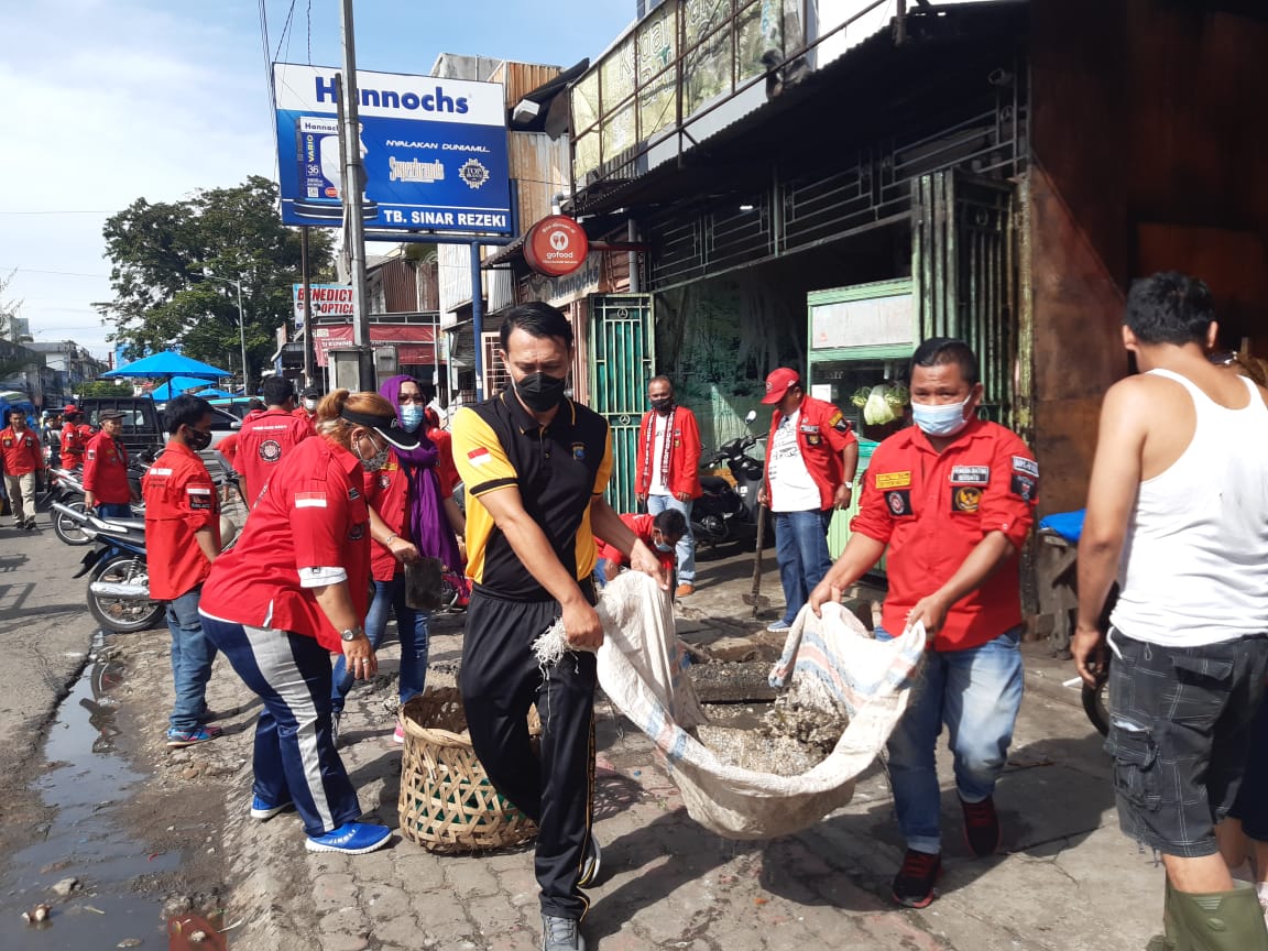 Polsek Siantar Utara dengan PBB Siantar Utara di Lorong 1 Parluasan Gotong Royong