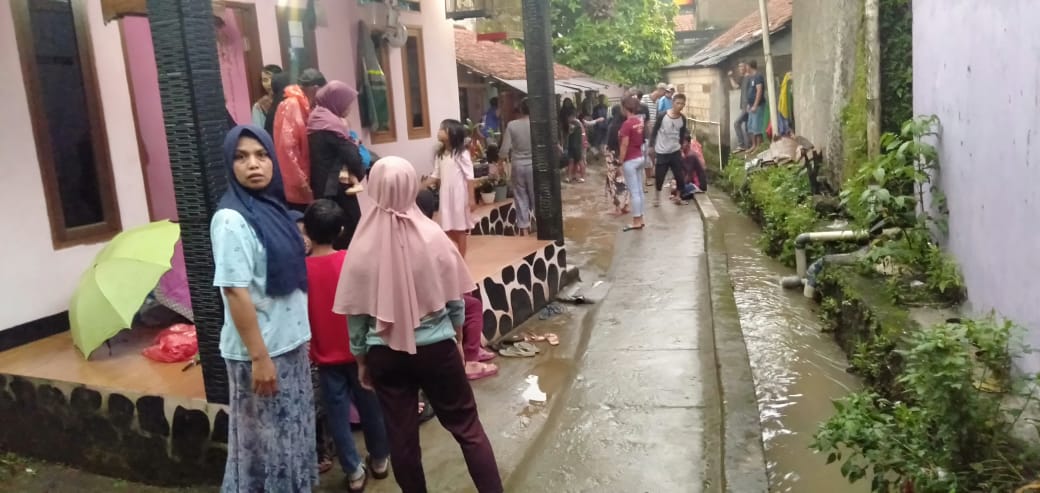 Sungai Cikumpay Meluap, Balita 4 Tahun Diduga Hanyut Terbawa Arus