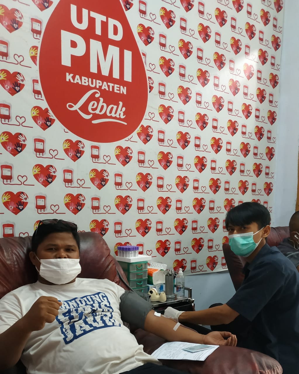 Ketua Umum KSSD Dampingi Sahabatnya dari Organisasi ARUN untuk Donor Darah