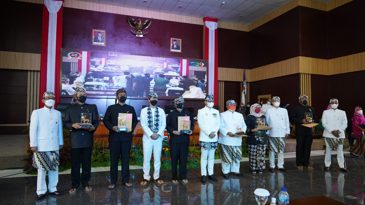 Peringati Hari Jadi Bogor ke 539, Bima Arya Berikan Penghargaan Untuk Danrem 061/SK