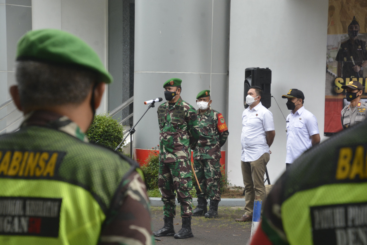 Giat Apel Tiga Pilar, Danrem 061/SK Ajak Seluruh Anggota TNI/Polri dan Elemen Masyarakat untuk Tingkatkan Oper