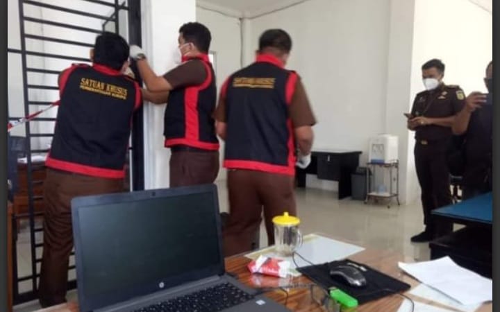 Diduga Ada Masalah, Kejatisu Geledah Kantor PDAM Tirta Lihou Simalungun