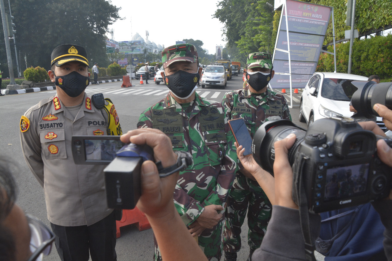 Forkopimda Kota Bogor Melaksanakan Penerapan PPKM Darurat dengan Melakukan Penyekatan Arus Lalu Lintas