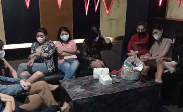 Karaoke Suzana Digrebek, 24 Orang Diamankan