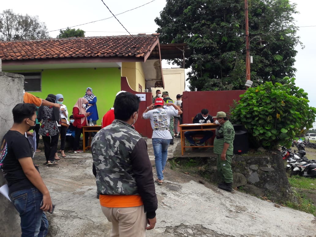 Pelaksanaan Vaksinasi Massal Cegah Covid-19 Desa Pasir Eurih Tamansari Bogor