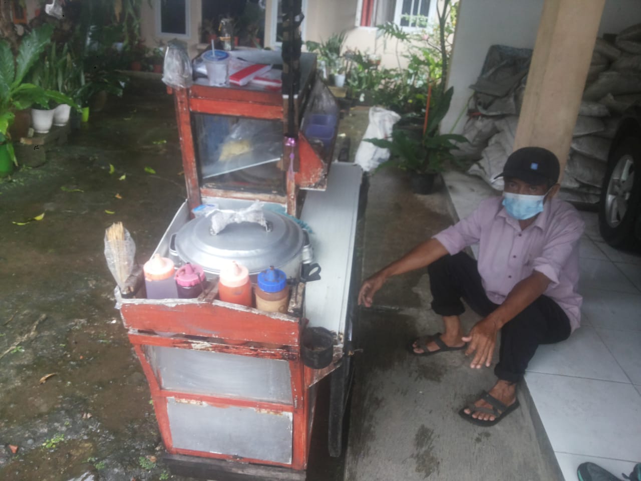 Semangat Penjual Baslok keliling Asal Gunung Batu Bogor di Masa Pandemi