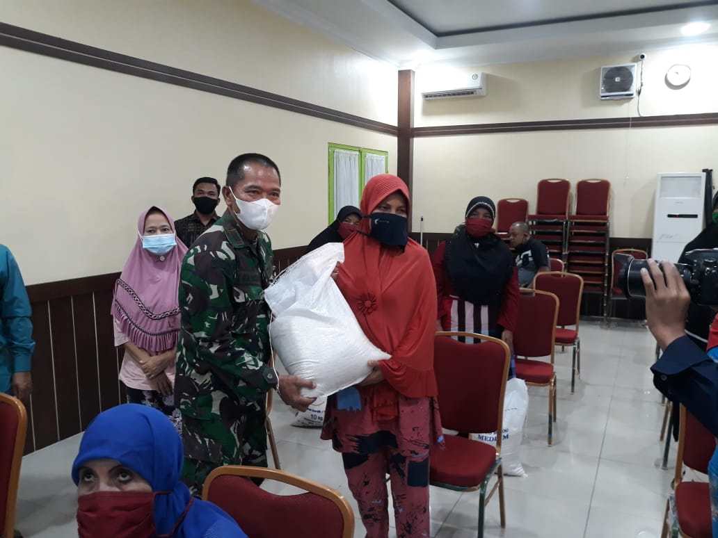 Dandim 0212/Tapsel Hadiri Lounching Penyerahan Bantuan Beras Dimasa PPKM