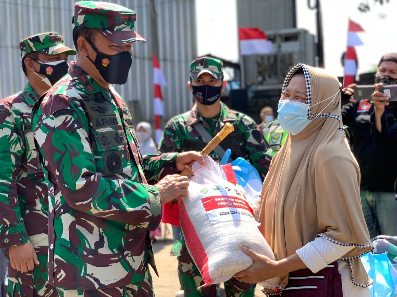 Danrem 061/SK Dampingi Pangdam III/Slw dan Menhub Tinjau Pelaksanaan Serbuan Vaksinasi