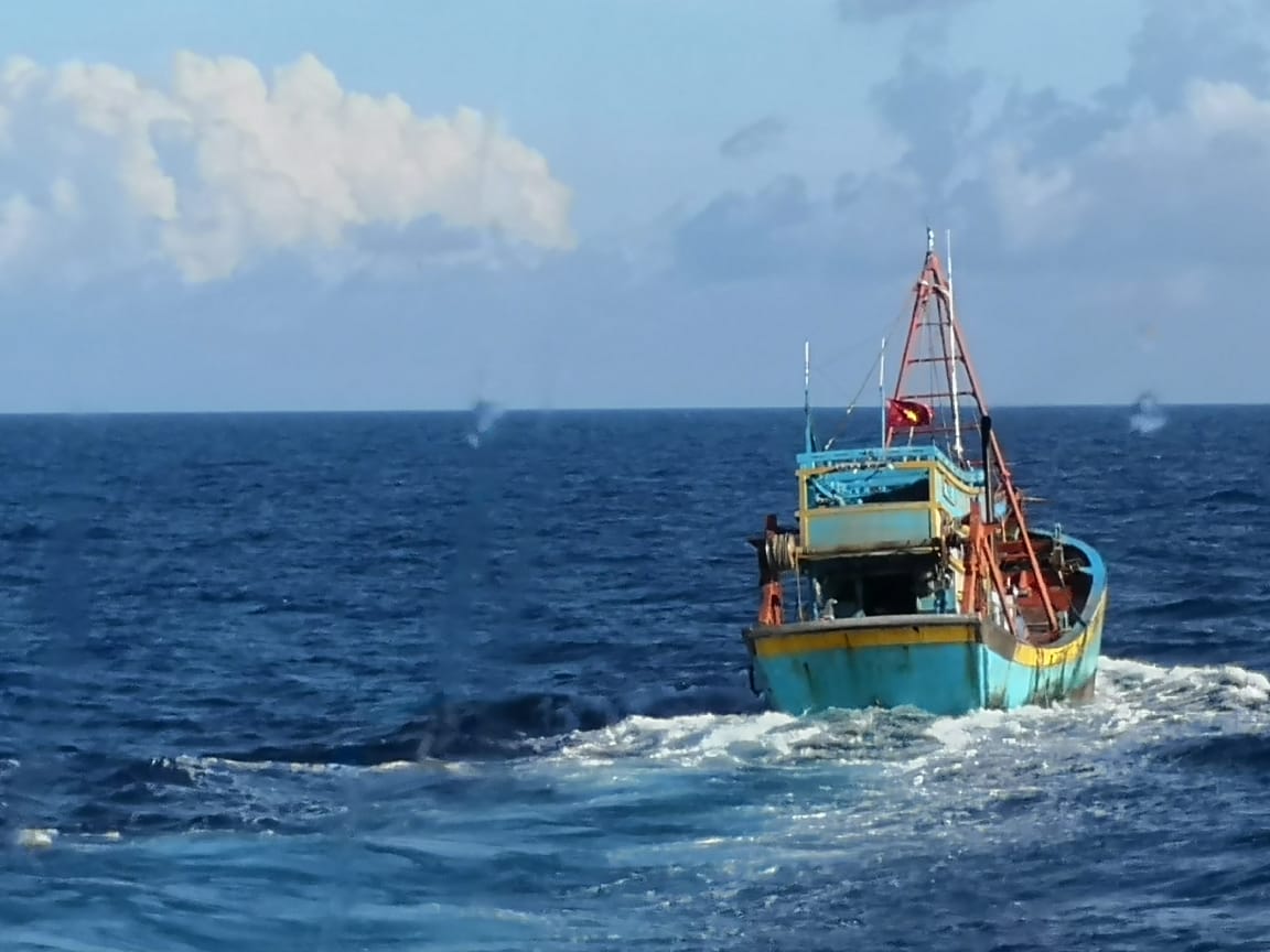 TNI AL Tangkap Kapal Ikan Vietnam di ZEEI Laut Natuna Utara