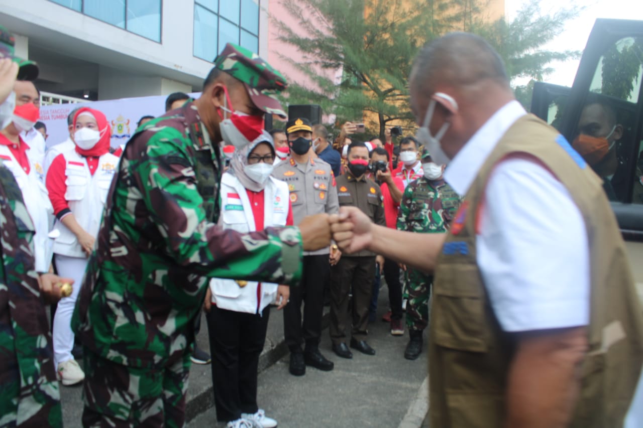 Vaksinasi di SMA Tunas Bangsa Digelar Kemarin, Danrem 061/SK Pantau Pelaksanaan Serbuan Vaksinasi