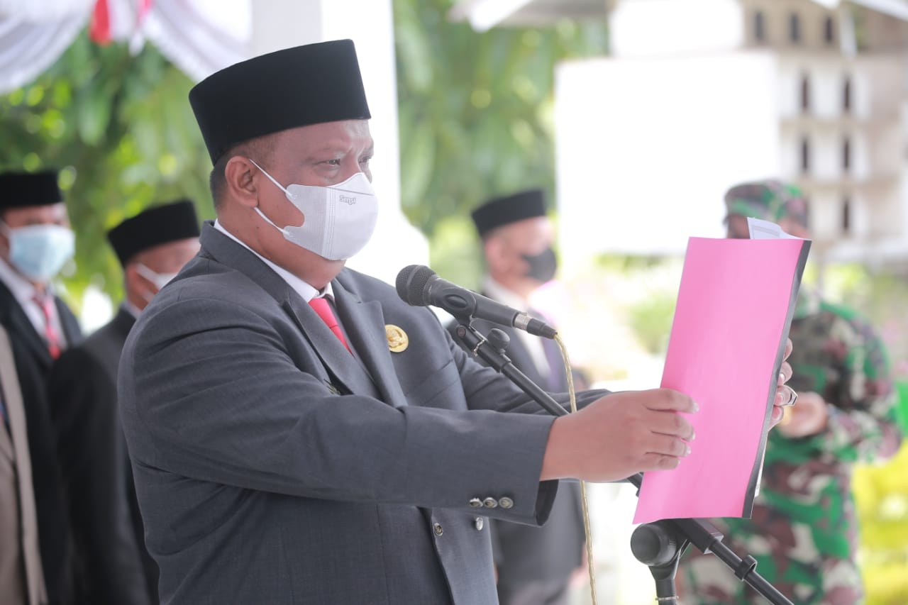 Pj. Bupati Labuhanbatu Kukuhkan 48 Pasukan Pengibar Bendera