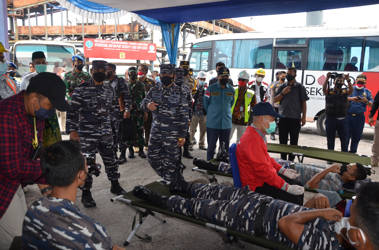 TNI AL Kembali Kerahkan KRI Semarang-594 Atasi Stock Oksigen Medis di Provinsi Riau