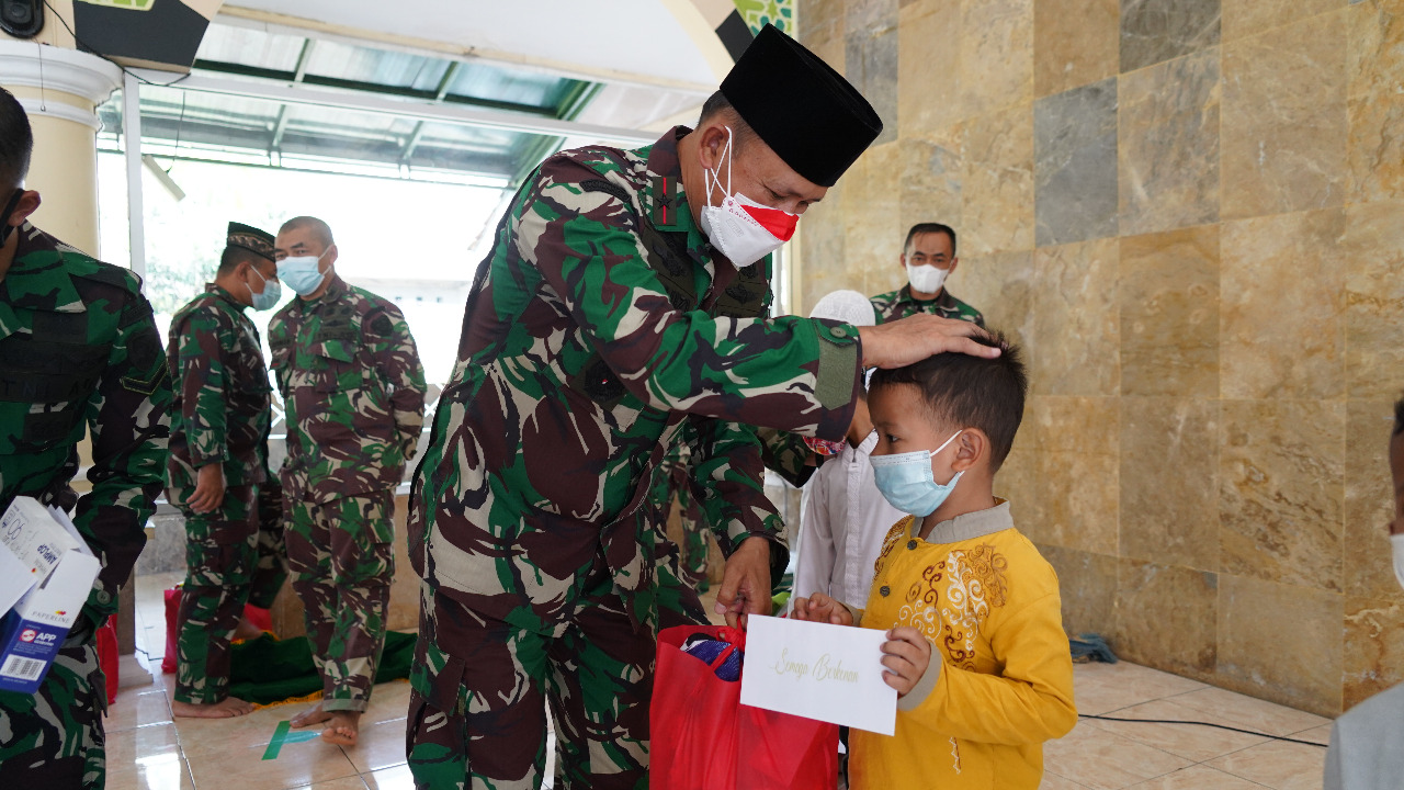 HUT Korem 061/SK Danren 061/SK Laksanakan Ziarah ke Makam Eyang Dalem Cikundul