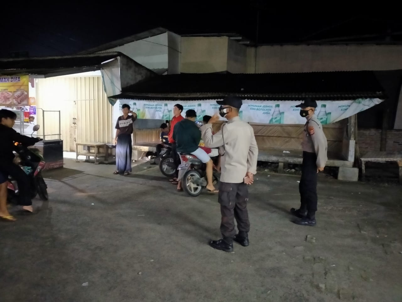 Tingkatkan KRYD dan Pendisiplinan Prokes Polsek Petir Gelar Patroli Malam