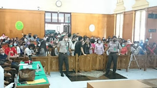 PN Medan Dipadati Ratusan Pengunjung, Ikuti Sidang Yayasan Sari Asih Nusantara