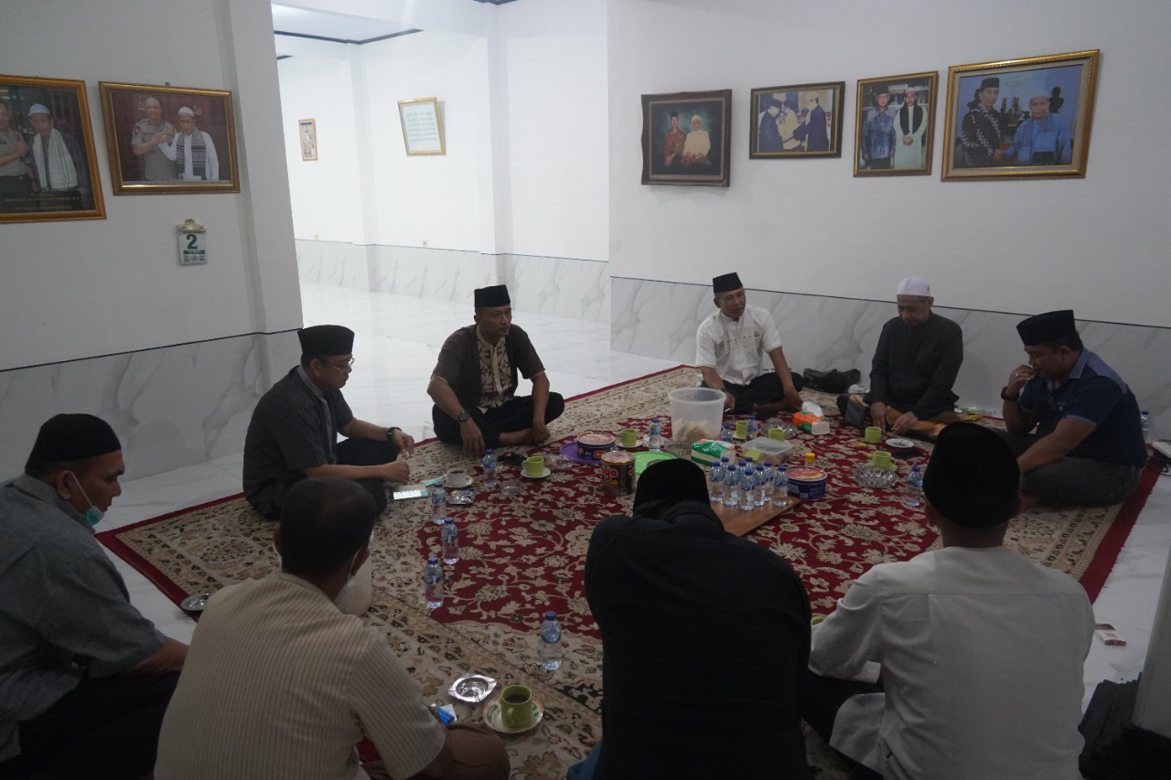 Tingkatkan Sinergitas dengan Ulama, Danrem 064/MY Silaturahmi dan Ziarah ke Banten Lama