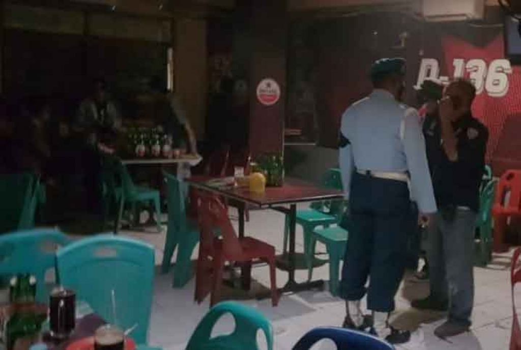 Karena Melanggar Prokes, 22 Karyawan dan 11 Pengunjung Cafe Diamankan