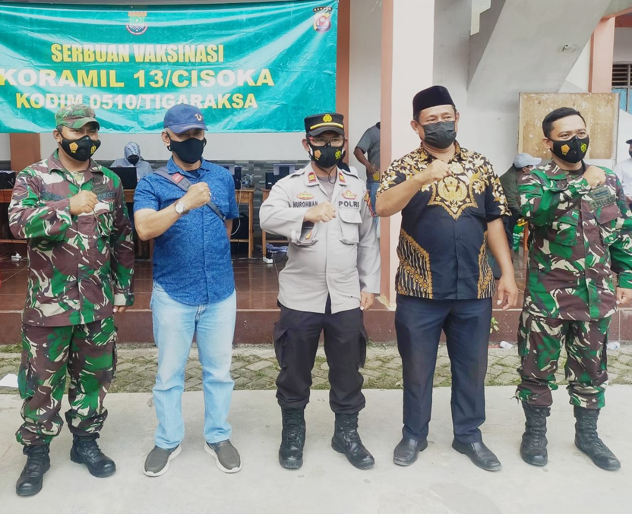 Kapolsek beserta Muspika tinjau Serbuan Vaksinasi di SMK Yapisda