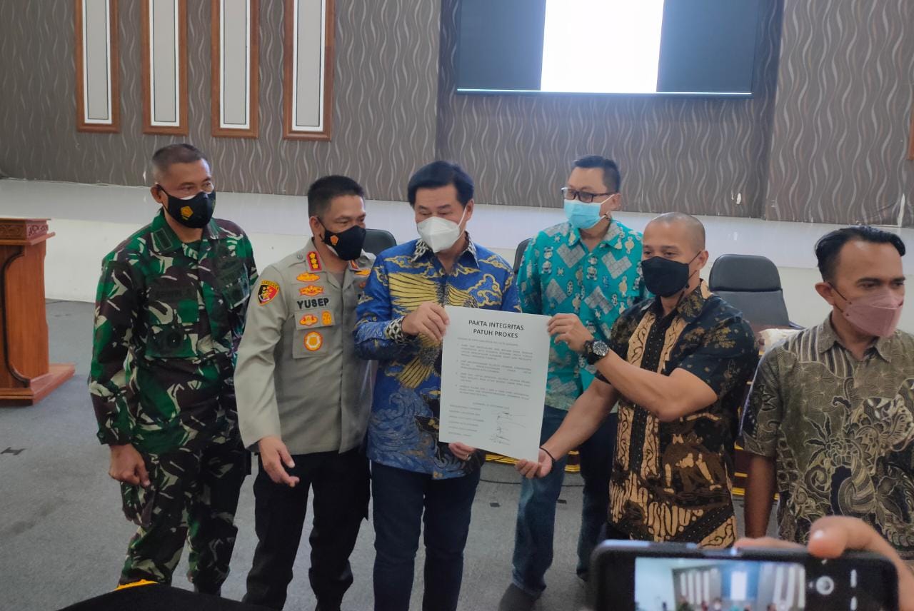 Pakta Integritas Patuh Prokes Gabungan RHU dan Kapolrestabes Surabaya