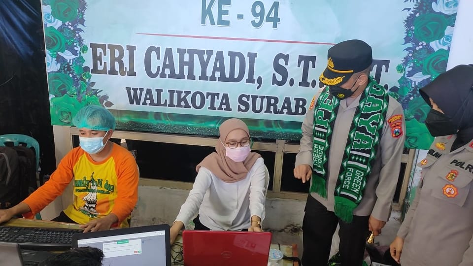 Serbuan Vaksin di Markas Bonek Bertajuk “Bonek Wani Vaksin”