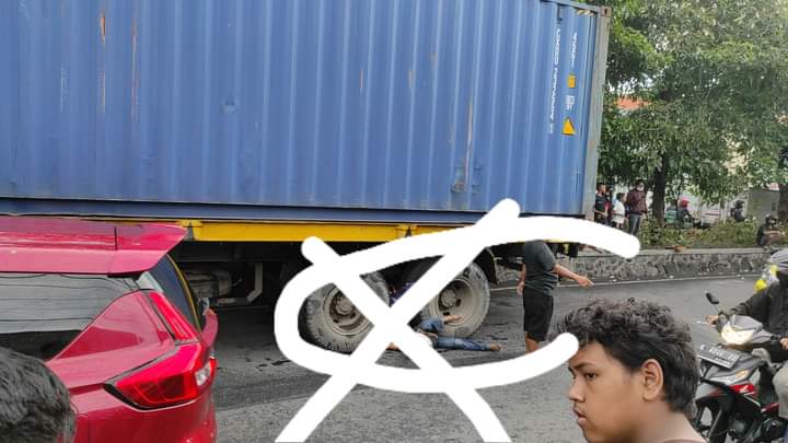 Naas Dua Orang Tewas Terlindas Truk Trailer di Sukomanunggal