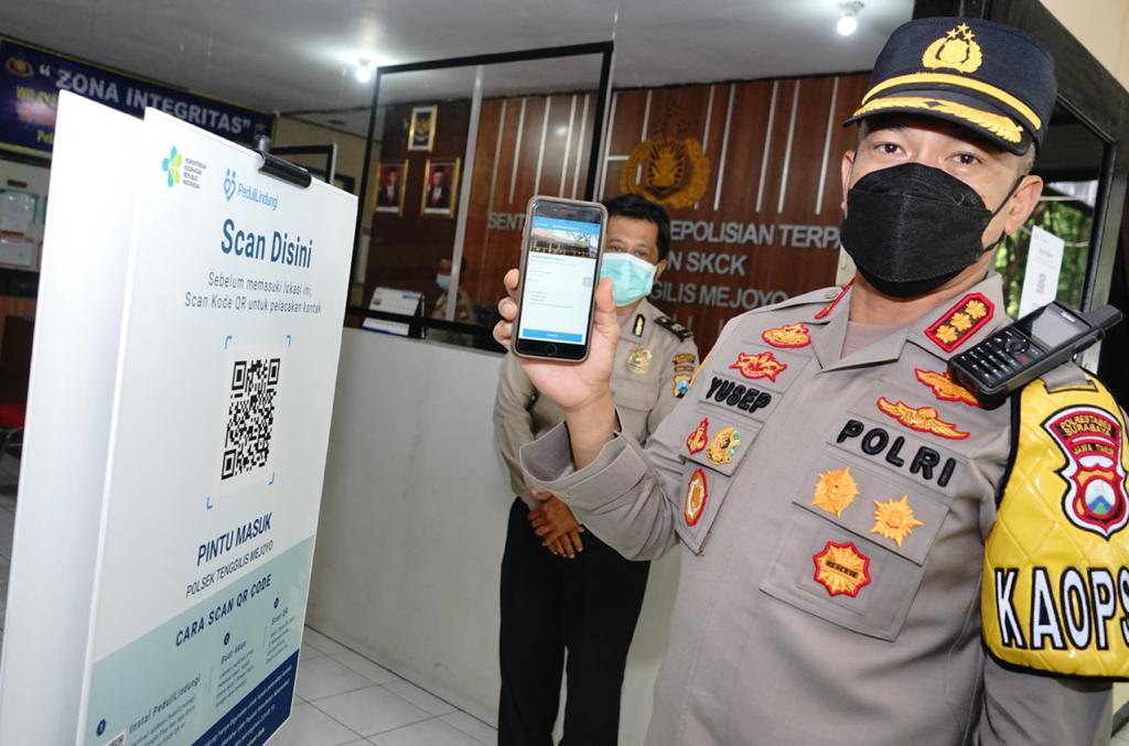 Kapolrestabes Surabaya Kunjungi Polsek Tenggilis, Pastikan Jajaran Terapkan Scan QR Code Peduli Lindungi