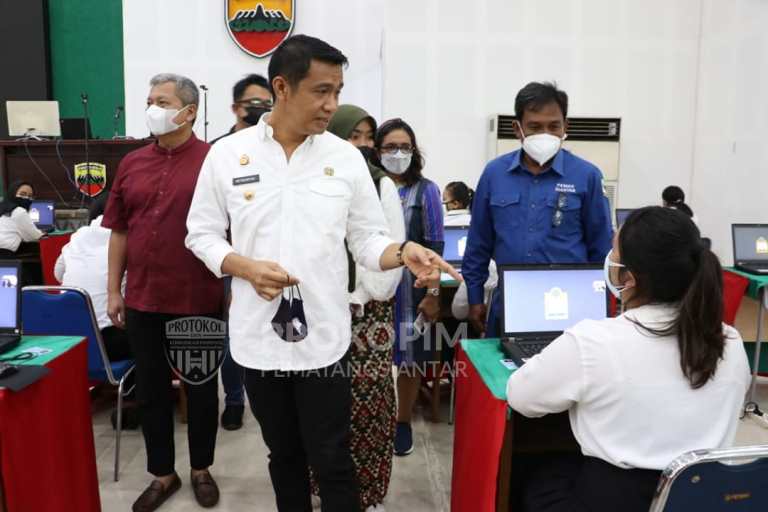 Wali Kota Siantar Tinjau Peserta Seleksi CPNS Pemko Siantar Tahun 2021 di Medan