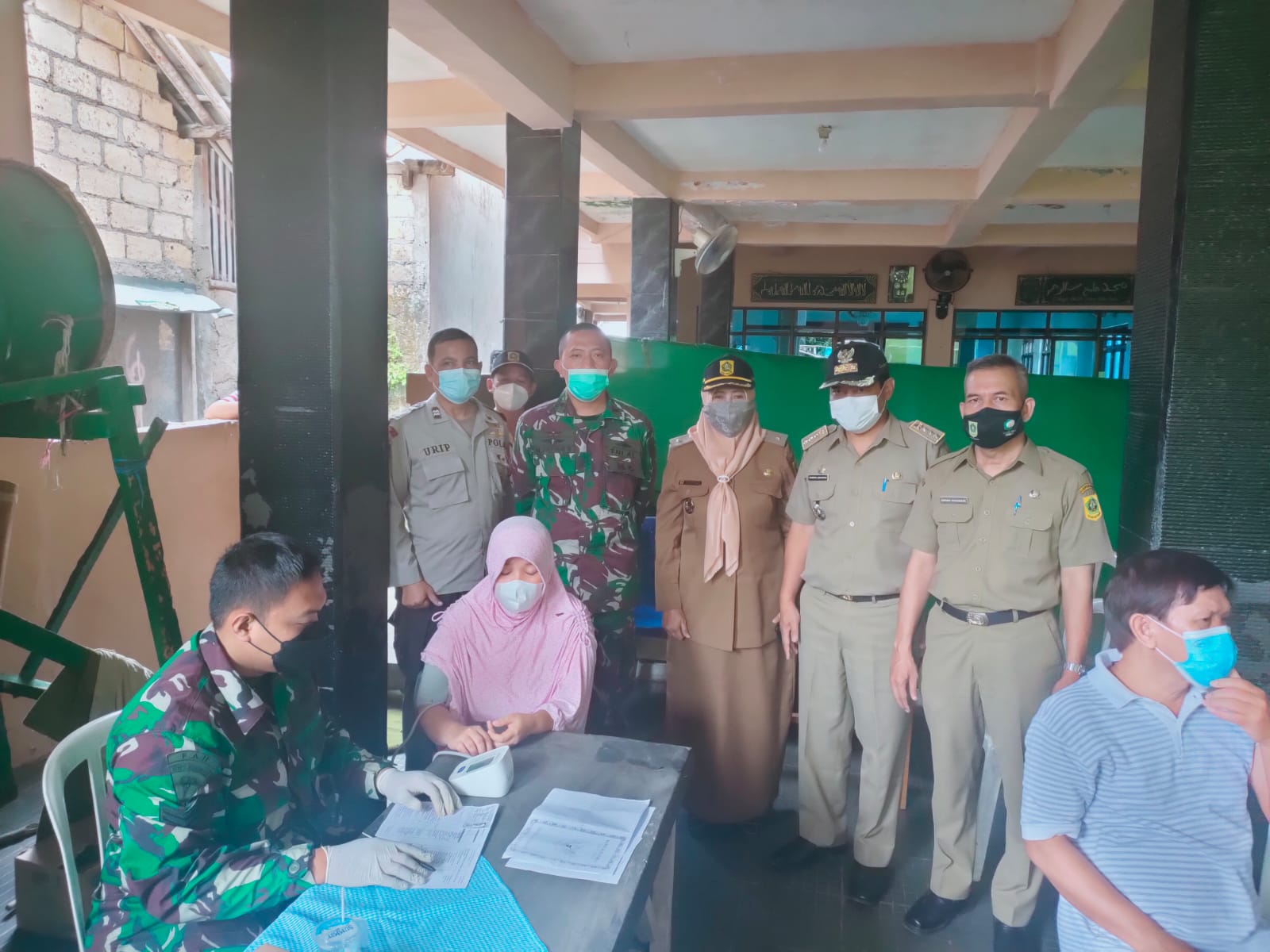 Vaksinasi Massal Bersama TNI AL di RT 04 RW 13 Tempat Masjid Baiturohim Desa Kota Batu Ciomas Bogor