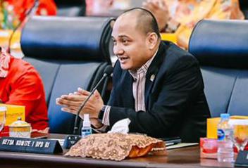 Terkait Taipan Terduga Mafia Kasus, Senator Fachrul Razi: Polri Harus Profesional dan Adil