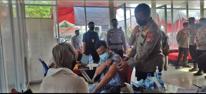 Cegah Cluster Covid-19, Polres Serang Buka Gerai Vaksin Presisi di TPS 02 Perumahan Ciujung Indah