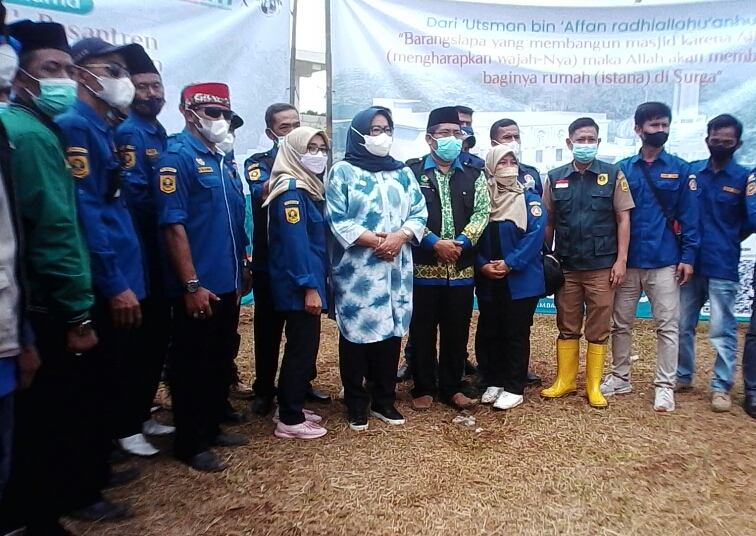 Karang Taruna Desa Gunung Bunder 1 Pamijahan Bogor Membantu Program Pemerintah pada Vaksinasi Massal