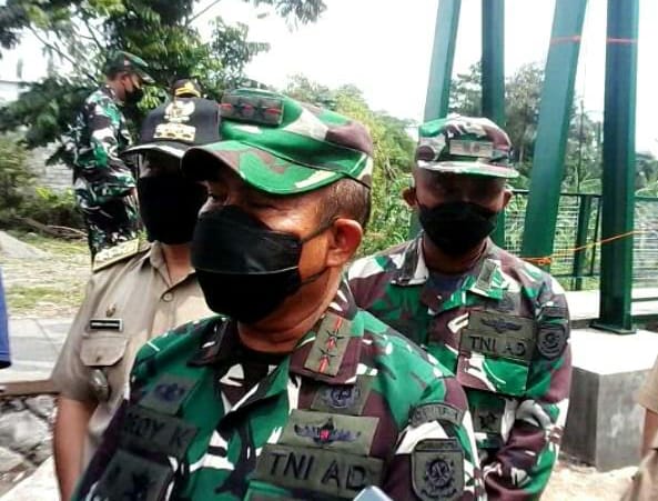 Panglima Divisi Infantri 1 Kostrad Tinjau Pembangunan Jembatan Gantung Kabupaten Bogor Kerjasama Pemkab Bogor 