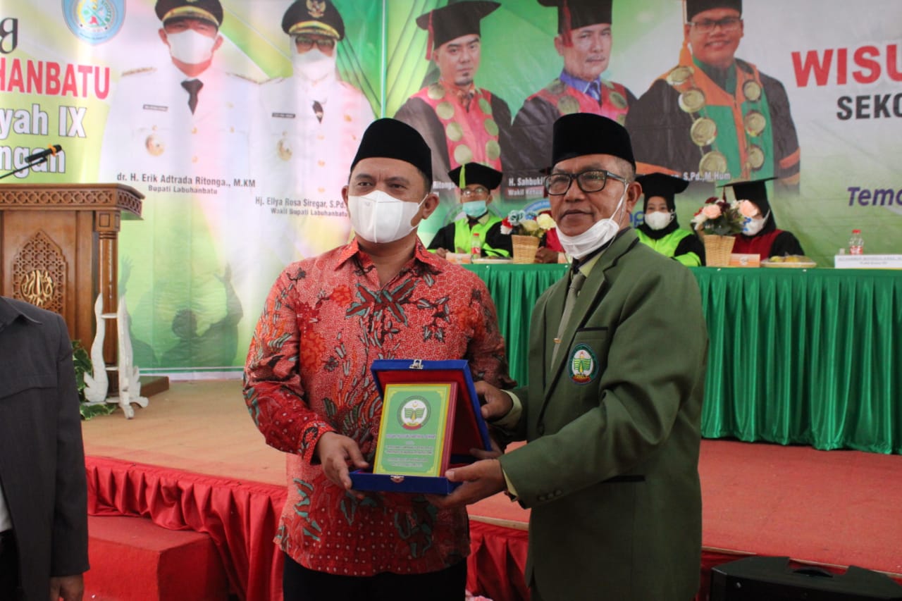 Hadiri Wisuda STITA, Bupati : Mahasiswa harus kreatif dan inovatif