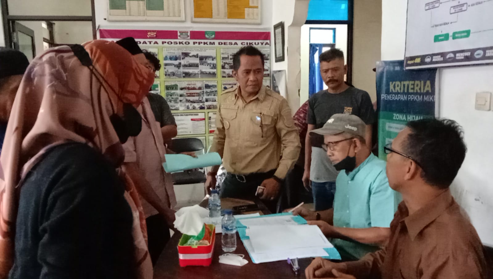 Kades Cikuya Ade Syafei Saksikan Penyerahan Sertifikat Tanah Gratis Oleh BPN Kabupaten Tangerang