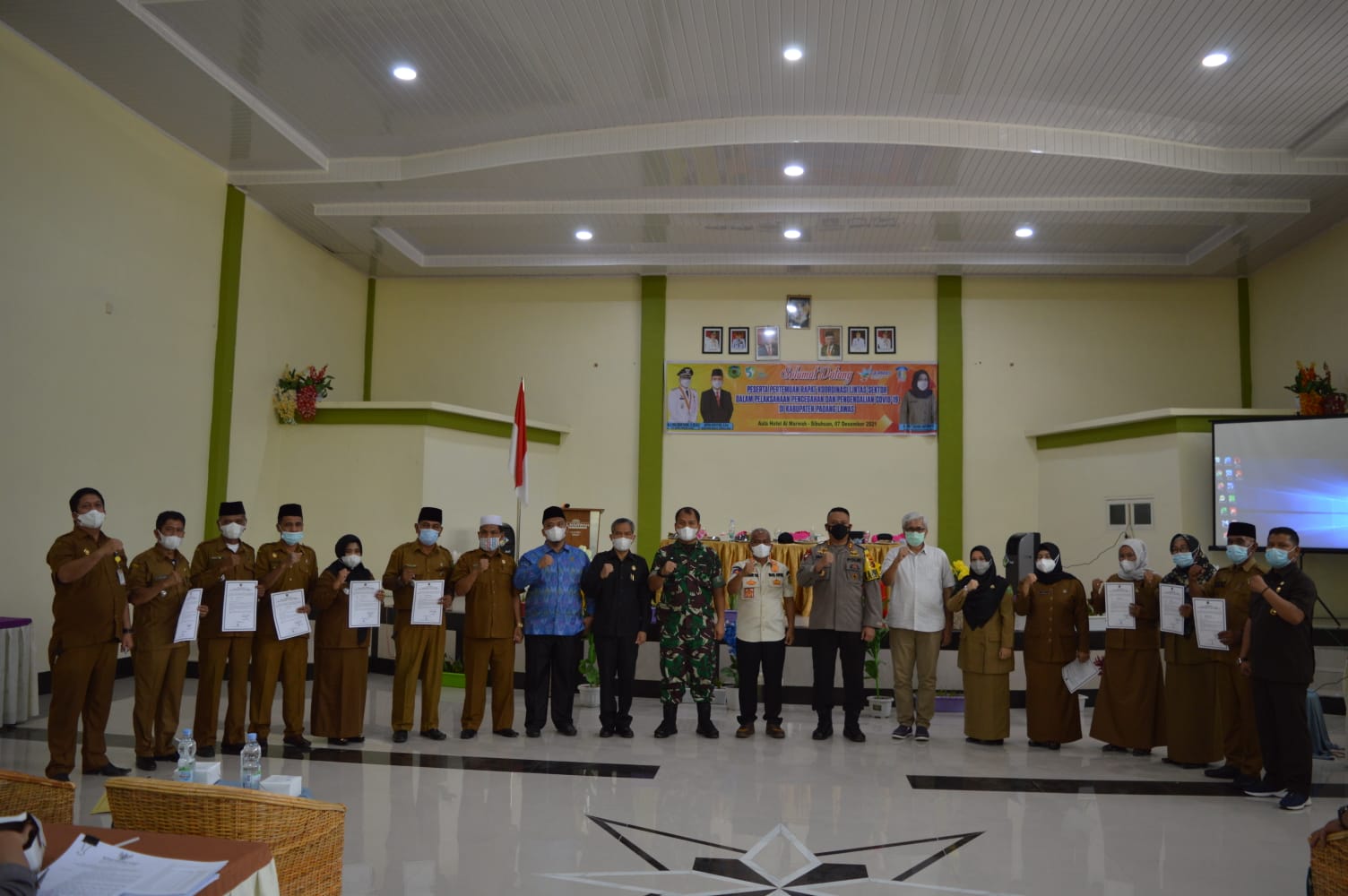 Bersama Forkopimda Palas, Dandim 0212/Tapsel Laksanakan Rapat Evaluasi PPKM dan Vaksinasi