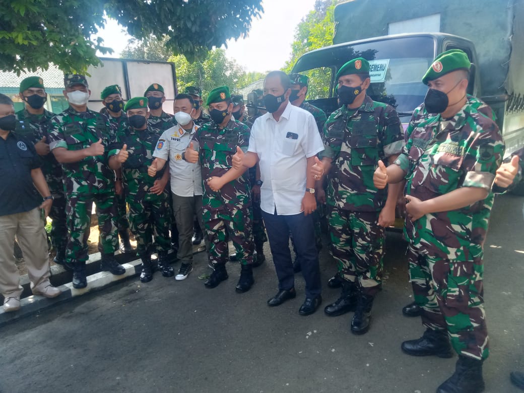 Kodim 0727 Karanganyar Memberangkatkan Bantuan Erupsi Gunung Semeru Lumajang