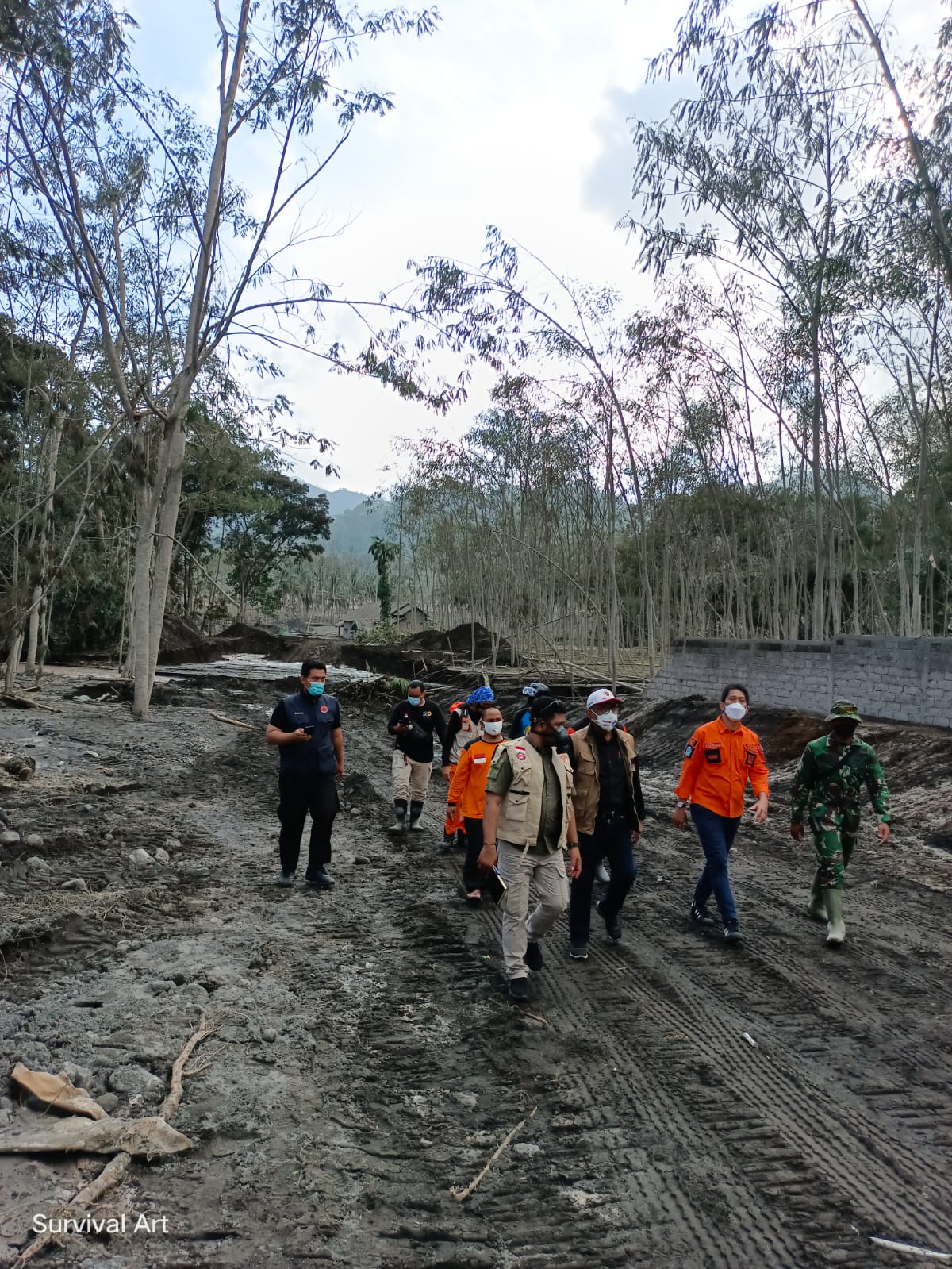 Sekretaris BPBD Jatim Kunjungi Pos Desk Relawan Erupsi Semeru SRPB Jatim