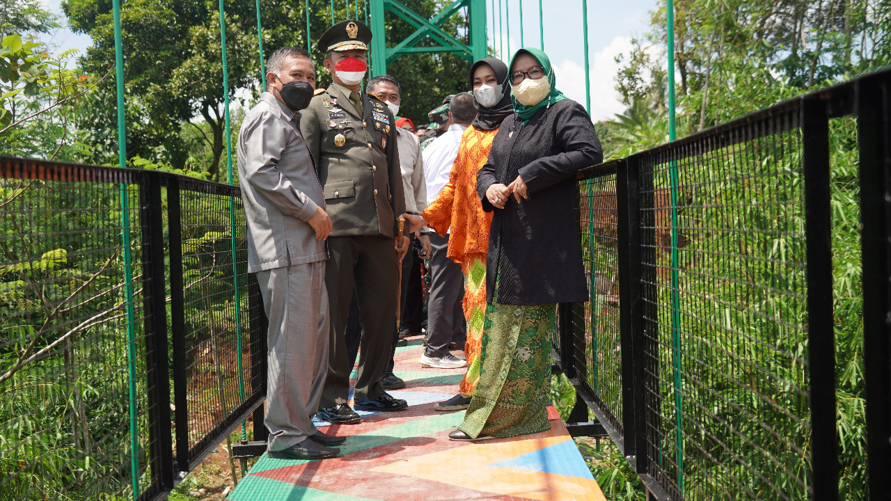 Jembatan Rawayan diresmikan, Danrem 061/SK Hadir Didampingi Ketua Persit KCK Koorcab Rem 061