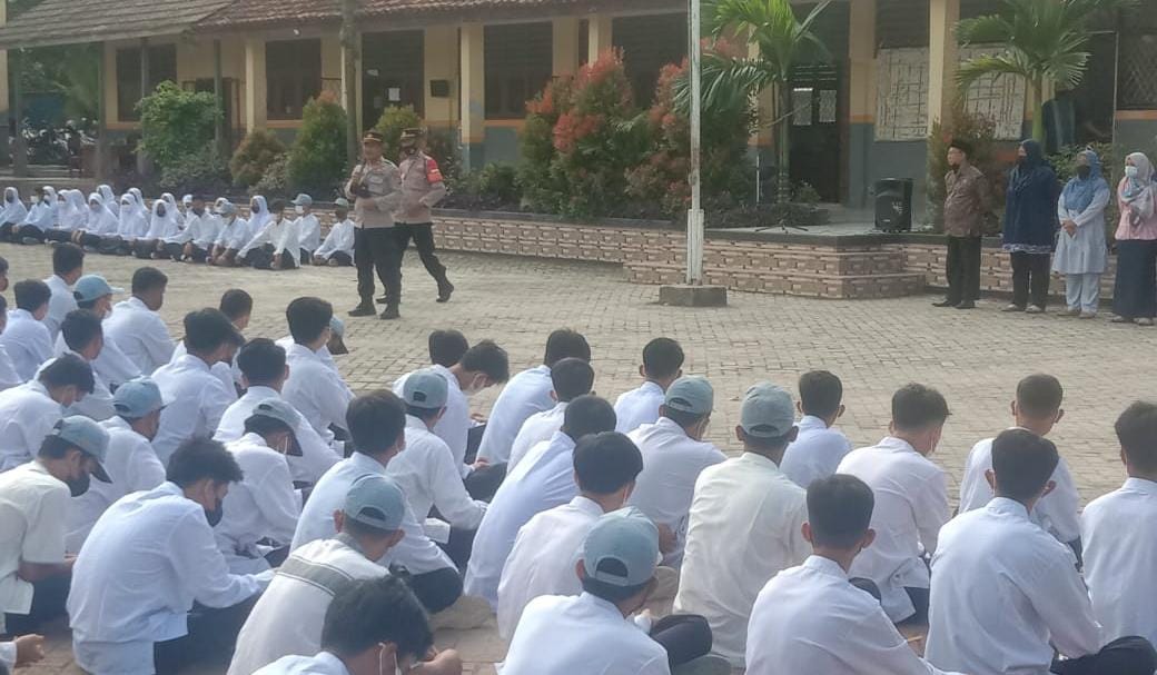 Cegah Tawuran Pelajar, Kapolsek Cisoka : Sambangi SMAN 27 Kabupaten Tangerang Berikan Himbauan Kamtibmas