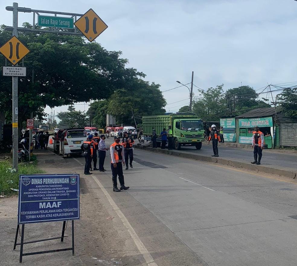 Laksanakan Oprasi Gabungan Dishub, TNI, Polri, Baru Setengah Jam 12 Angkot Bodong Warna Merah Putih Diamankan