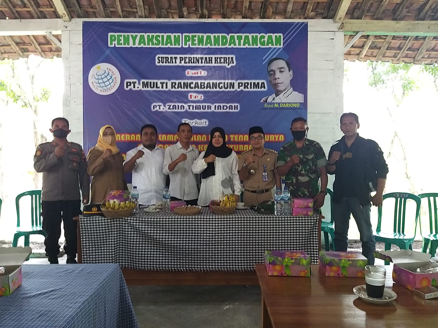 Didampingi Camat Kapolsek dan Danramil Kedungtuban, Dirut PT MRP Berikan SPK ke PT ZTI