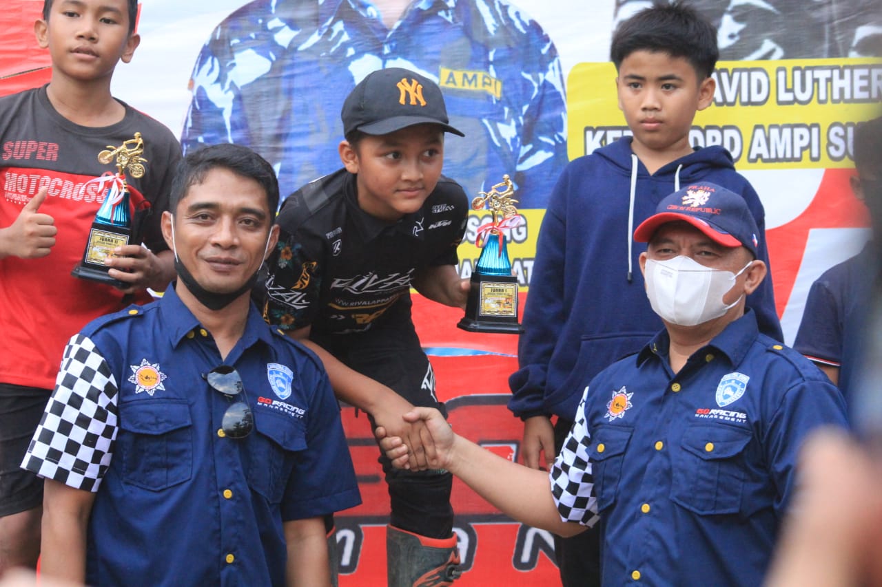 Bupati Tutup Perlombaan Motorcross