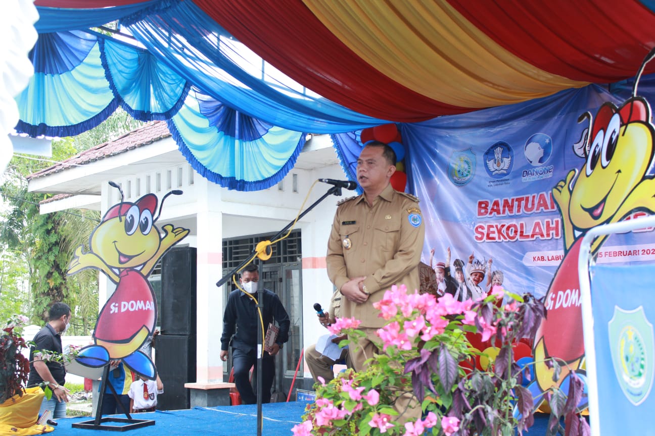 SDN 16 Bilah Barat Terima CSR Dari PT. Indomarco Prismatama