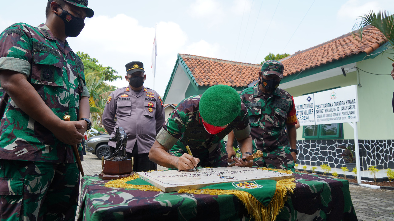 Dukung 46 Renovasi Sarana Prasarana Makoramil, Danrem 061/SK Tandatangani Prasasti Pembangunan Koramil 0606/Ta